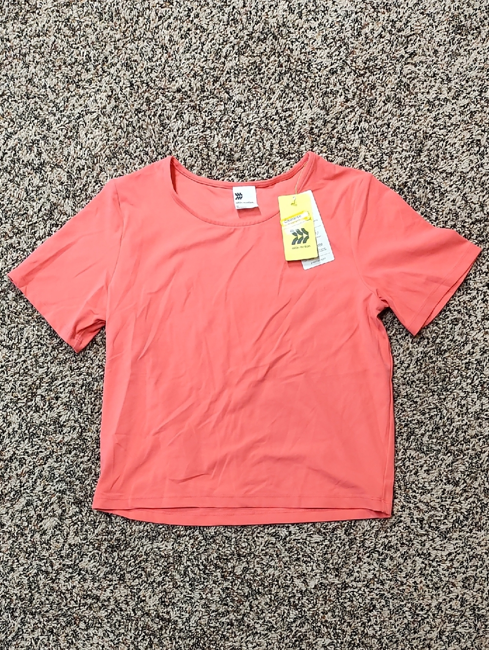 All In Motion | Women's Pink Short Sleeve Crewneck Crop Top